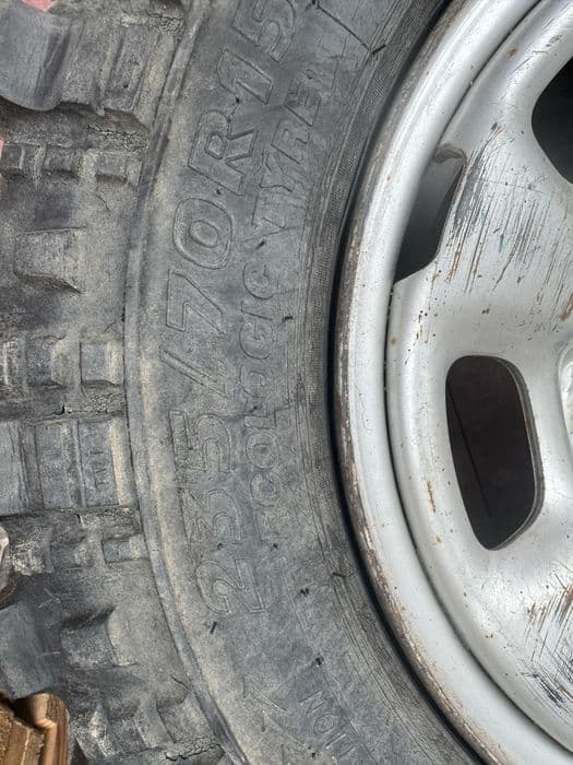 Koła toyota Hilux 235/70R15  6x139.7 komplet