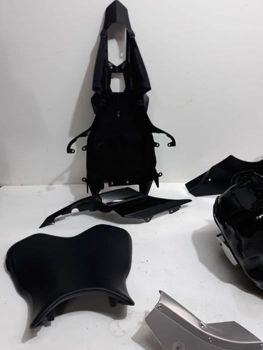 yamaha r1 rn32 zbiornik paliwa ogon owiewka lusterko siedzenie