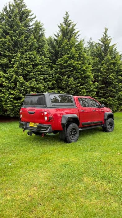 Hardtop stal nierdzewna 4 szyby 360 relingi Toyota Hilux 2015-