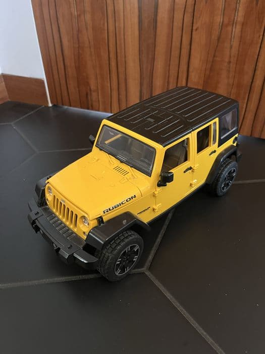 Bruder jeep wrangler rubicon żółty