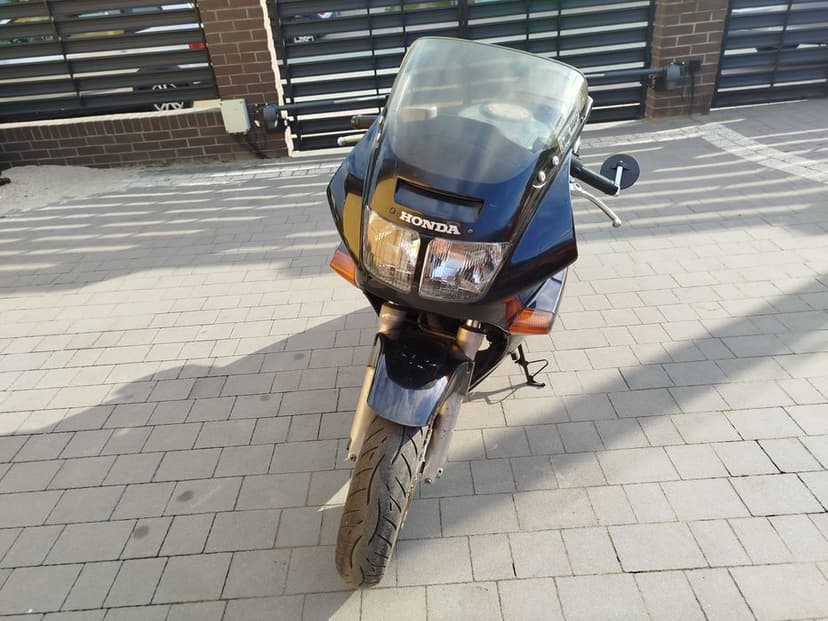 Honda vfr 750 stan dobry