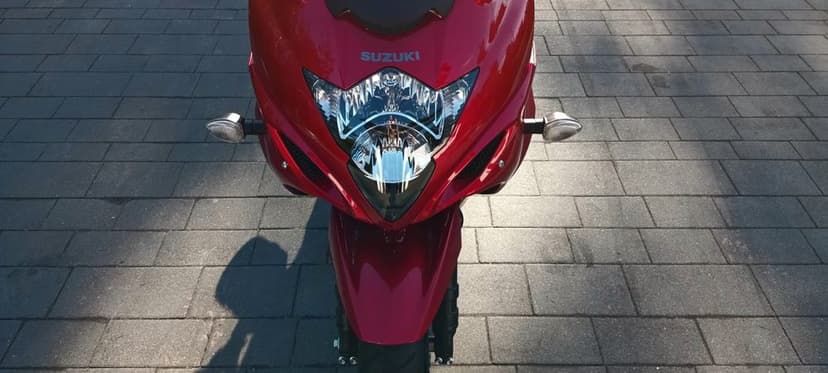 Suzuki GSX 1250 FA Bezwypadkowy przebieg to jedynie 3 tyś km...  NOWY