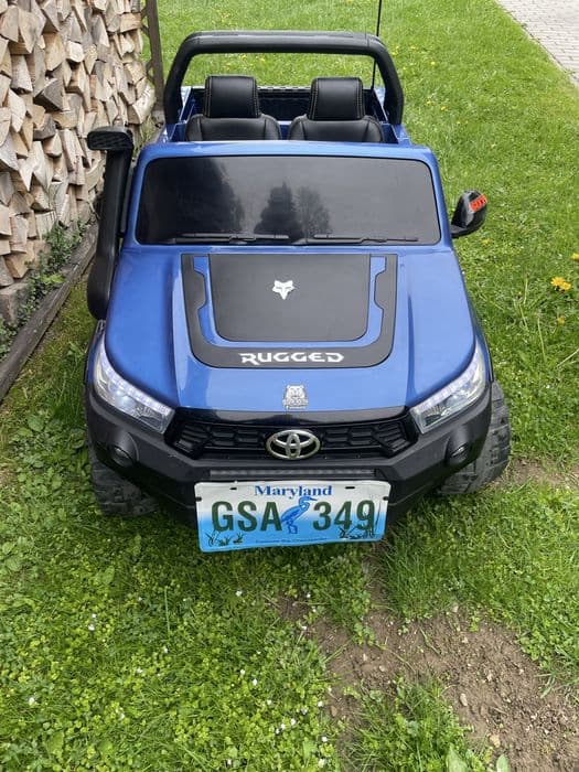 Toyota hilux 4x4, 4 mocne silniki 12V 45W odbior osobisty
