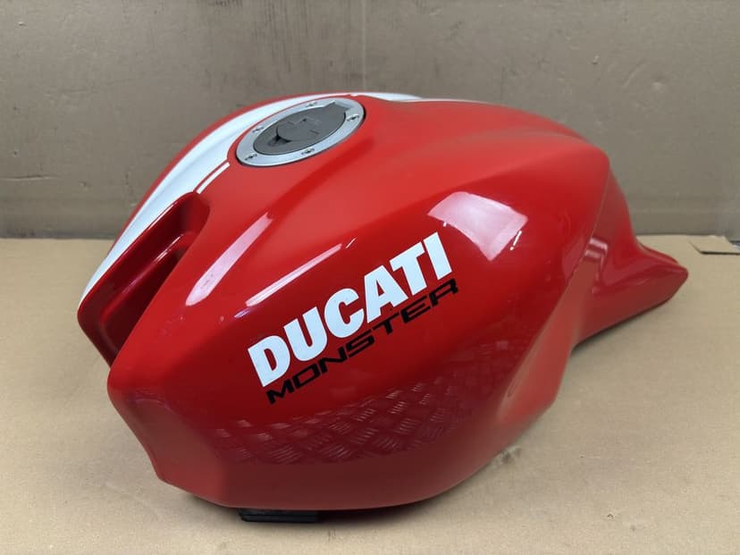 Ducati Monster 821 Zbiornik Paliwa Bak 2016