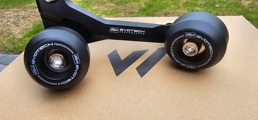 Crashpady osłony silnika BMW S1000RR 2023-26 Evotech Performance