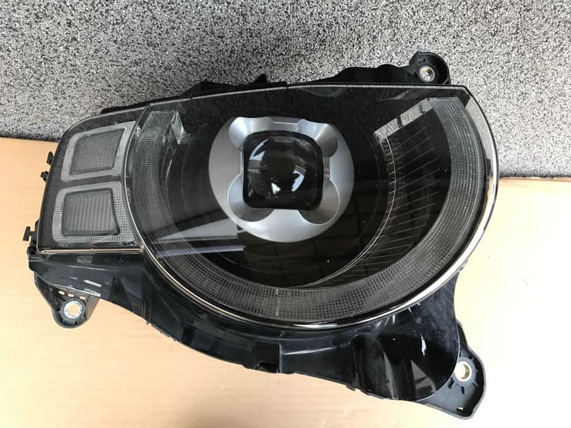 Land Rover Defender II L663 Lampa Full LED PRAWY PRZÓD L8B213W029HG