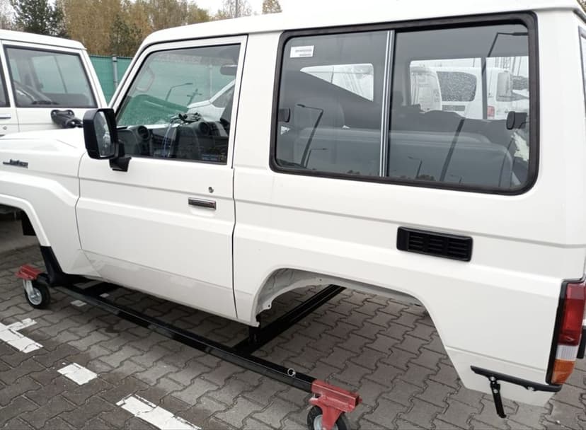 Toyota land cruiser GRJ HZJ 71 karoseria