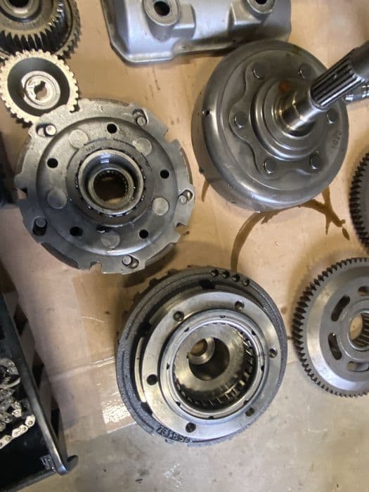 Częśći silnikowe suzuki kingquad 700 759 skrzynia głowica cylinder