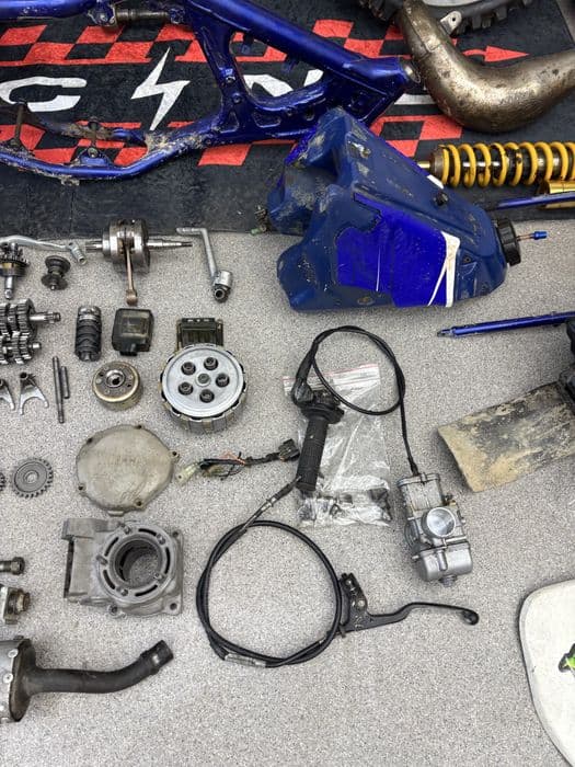 Części YAMAHA YZ125 R 96-04 kartery Silnik Wał Skrzynia Stator Moduł