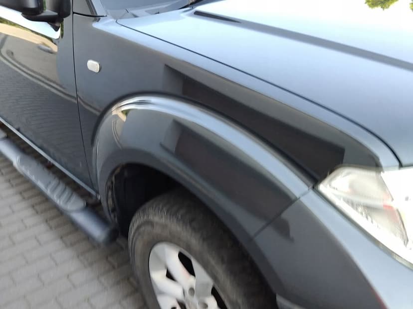 nissan navara d40 błotnik prawy przedni z kierunkowskazem prawy przód