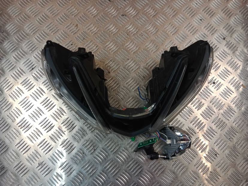 Aprilia RS 660 Reflektor Przedni Lampa Przód Przednia 20-25