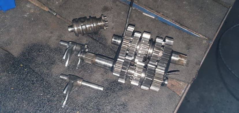 Skrzynia tryby wałek koło Kawasaki kx 250 kdx na częsci na tryby