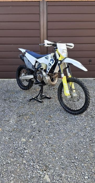 Husqvarna te250i.           ( sx ktm yz beta exc )