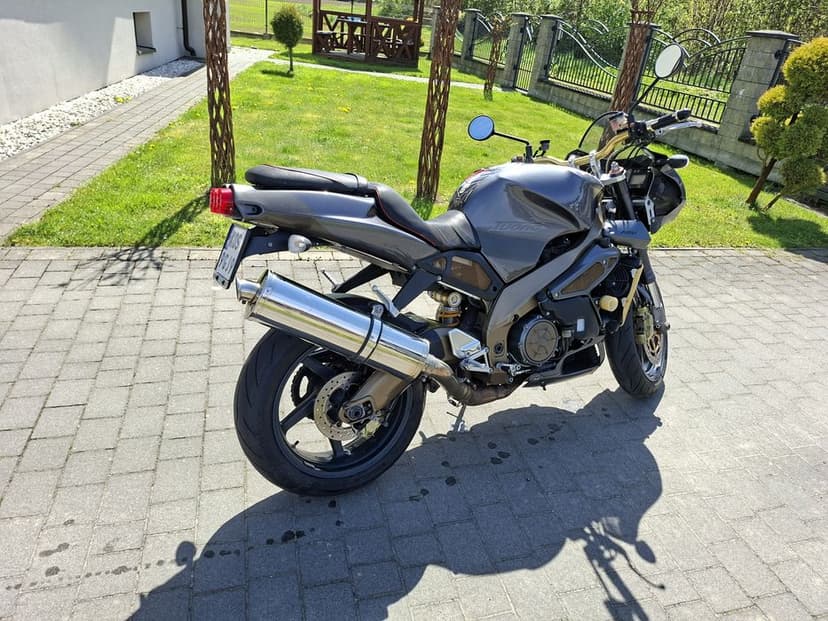 Aprilia   Rsv TUONO 1000