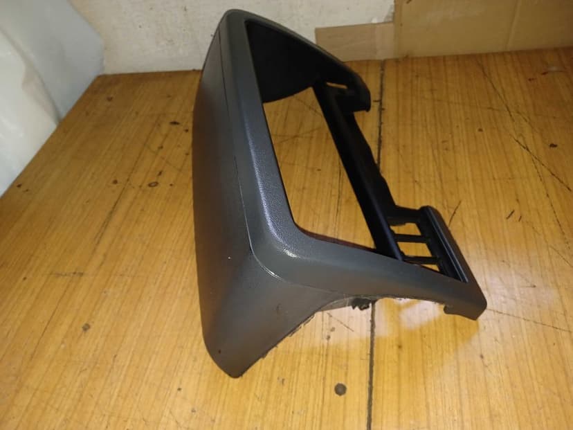 Nissan Patrol Y60 obudowa licznika szara lub brązowa