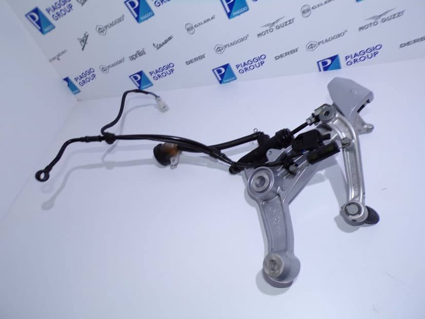 Set Prawy Pompa Paliwa Podnóżek Dźwignia Hamulca Aprilia RS660 Tuono