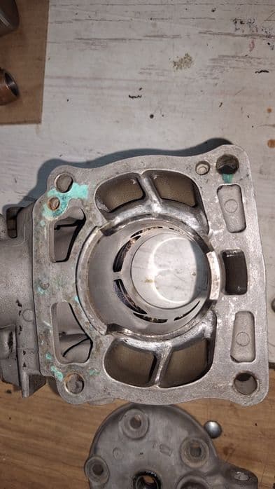 Cylinder z głowicą kx 125