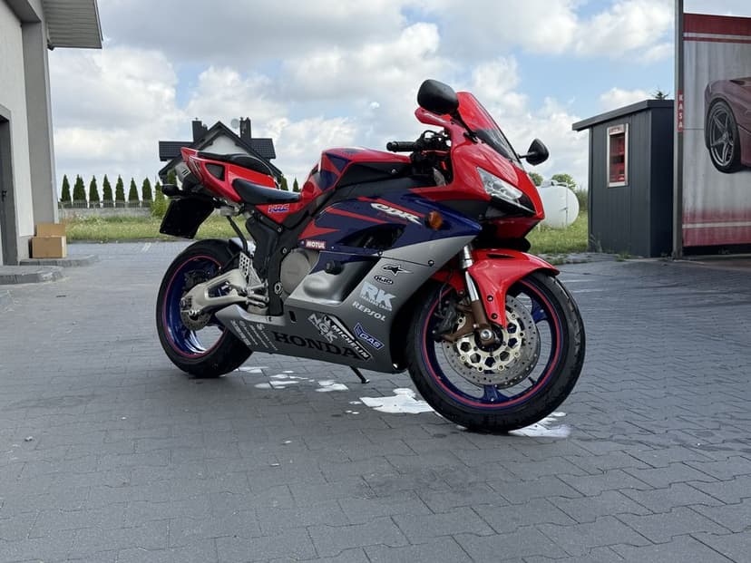Honda CBR1000RR,2004r
