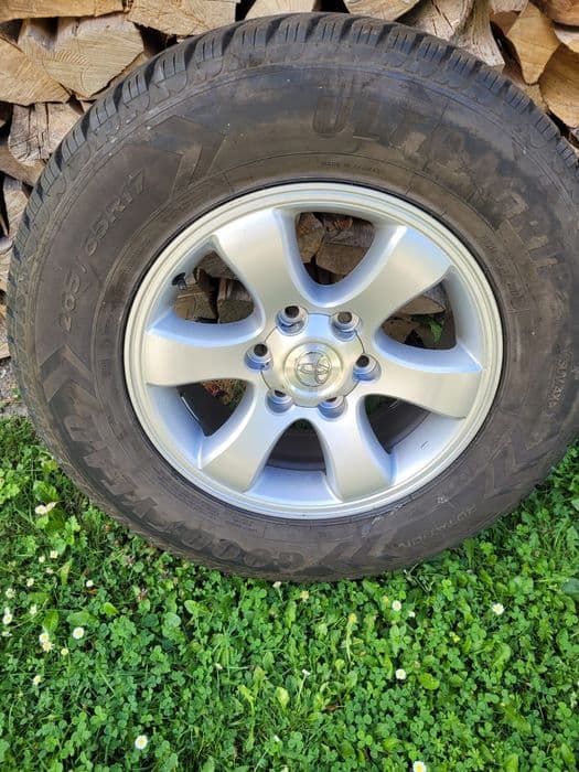 Oryginalne alufelgi(17cali) Toyota Land Cruiser+ dwa komplety opon.