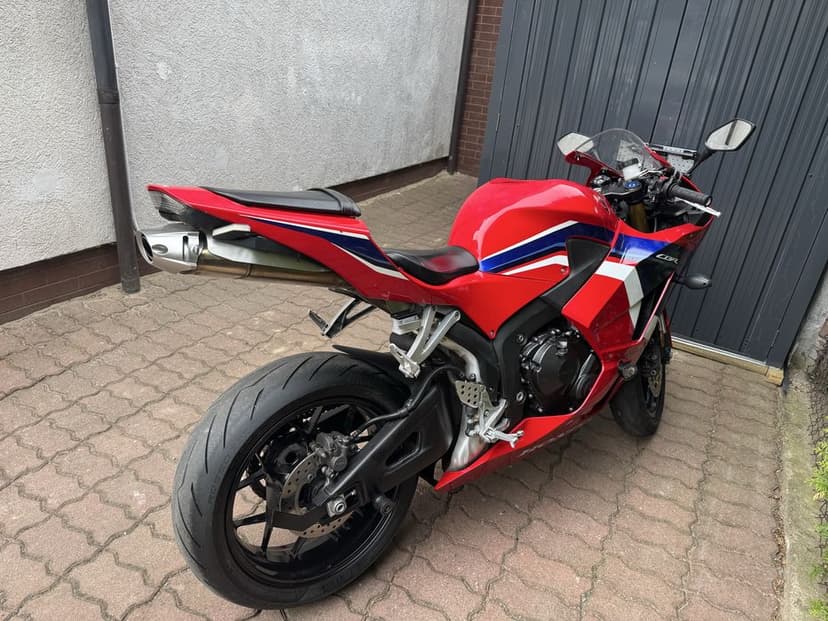 Honda CBR 600RR Red California PC40 2024