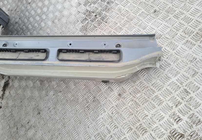 Suzuki Jimny IV 22r pas tył słupek lewy tylny karoseria