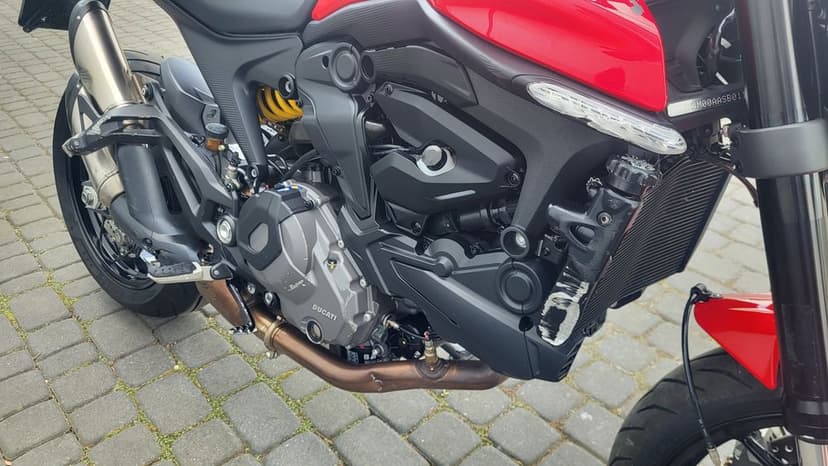 Ducati Monster 937 polski salon po slizgu