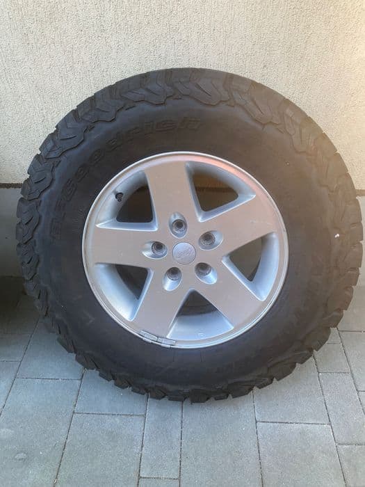 Opony na felgach A/T Jeep Wrangler Rubikon