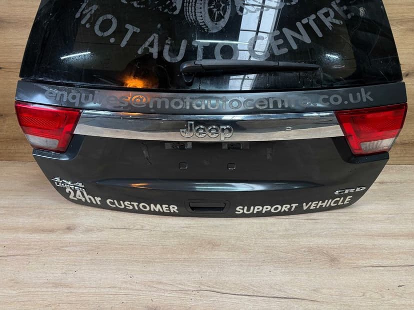 klapa bagażnika jeep grand cherokee wk2