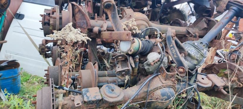nissan patrol diesel przedni napęd koła felgi resory lampa zderzak drzwi rama fotel kierowcy wał napędowy skrzynia biegów wtryski alternator reduktor