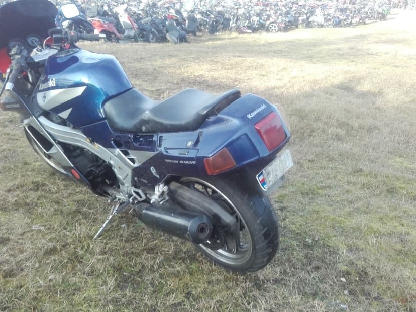 Kawasaki zx10 zx 10 tomcat silnik lagi gaźniki czasza koło bak części