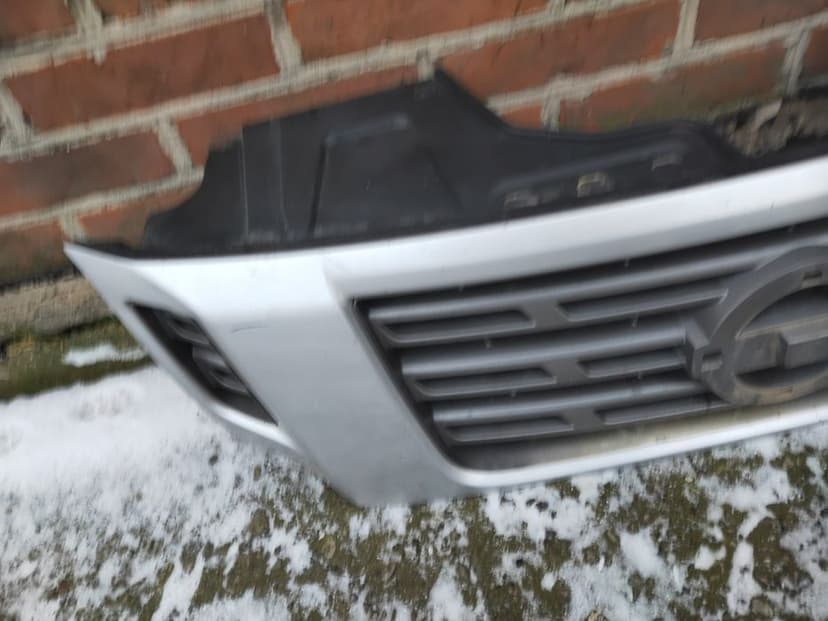 Grill atrapa Chłodnicy Nissan Navara D23 NP300 Oryginał Srebrna
