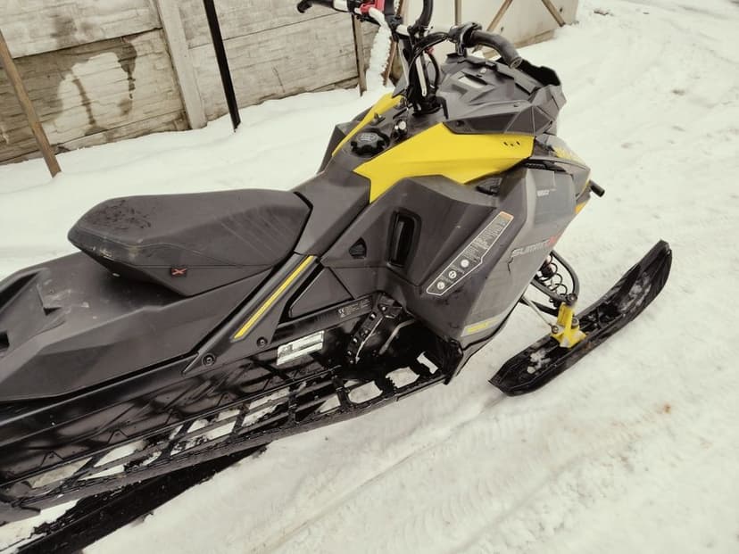 SKi doo 850 etec 154cale skuter śnieżny