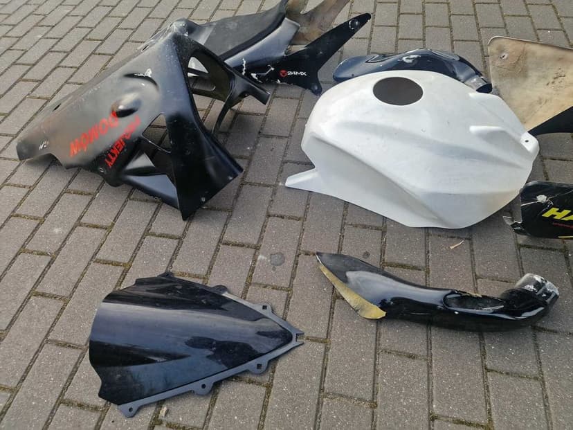 OWIEWKI APRILIA RSV4 / zestaw owiewek RSV4 torowe tor torówka