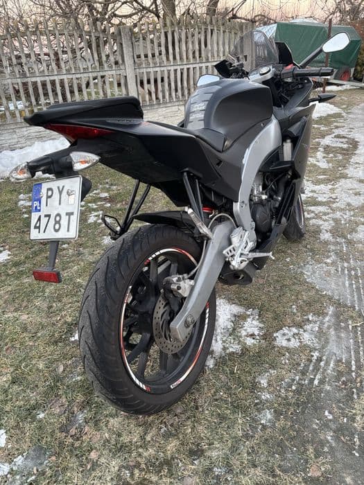 Aprilia rs4 2016