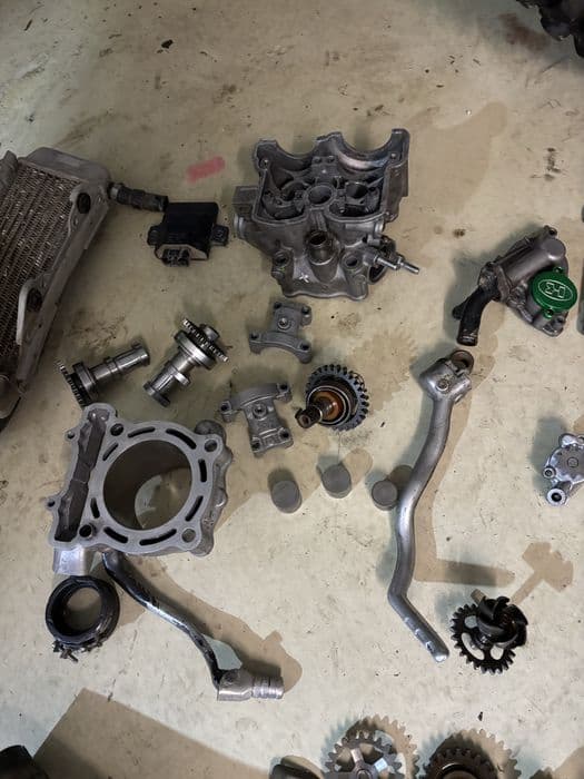 Kartery Skrzynia Wał Sprzęgło Silnik Części KAWASAKI KXF250 R 04-08