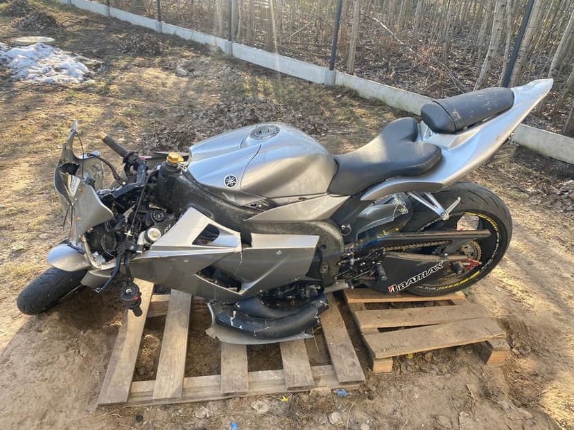 Yamaha r1 rn12 uszkodzona