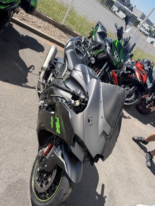 Kawasaki  ZX10 RR 12/2024 uszkodzony !