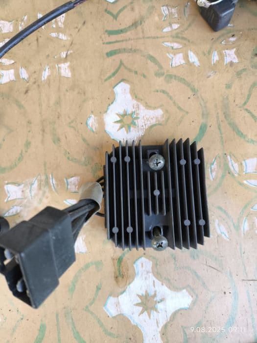 Suzuki GSX-R srad 750 instalacja moduł regulator czujnik cewki
