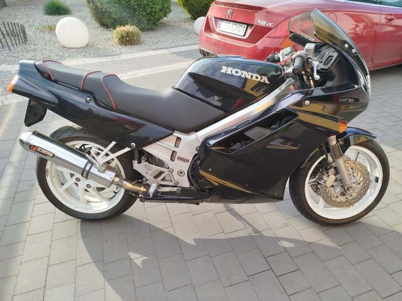 Honda vfr 750 stan dobry