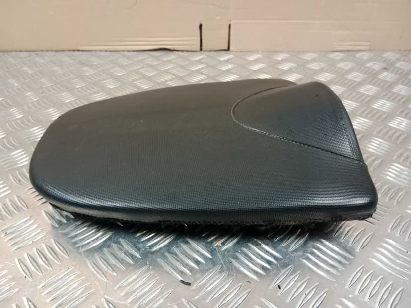 Aprilia Tuono RSV 1000 Mille Fotel Pasażera Siedzenie Tył Kanapa 02-05