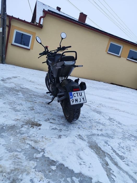 Husqvarna svartpilen 125