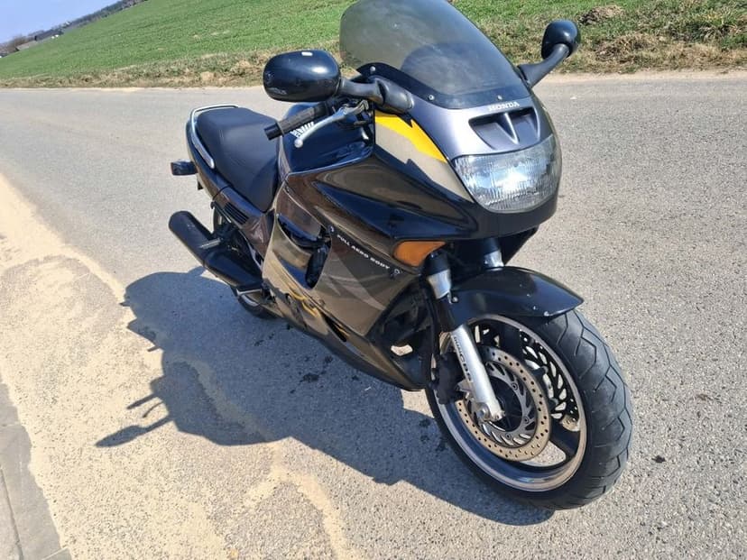 Motocykl Honda CBR 1000F