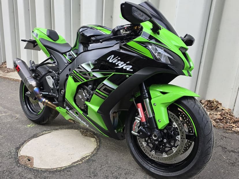 Kawasaki ZX10R KRT doinwestowana,  w świetnym stanie.