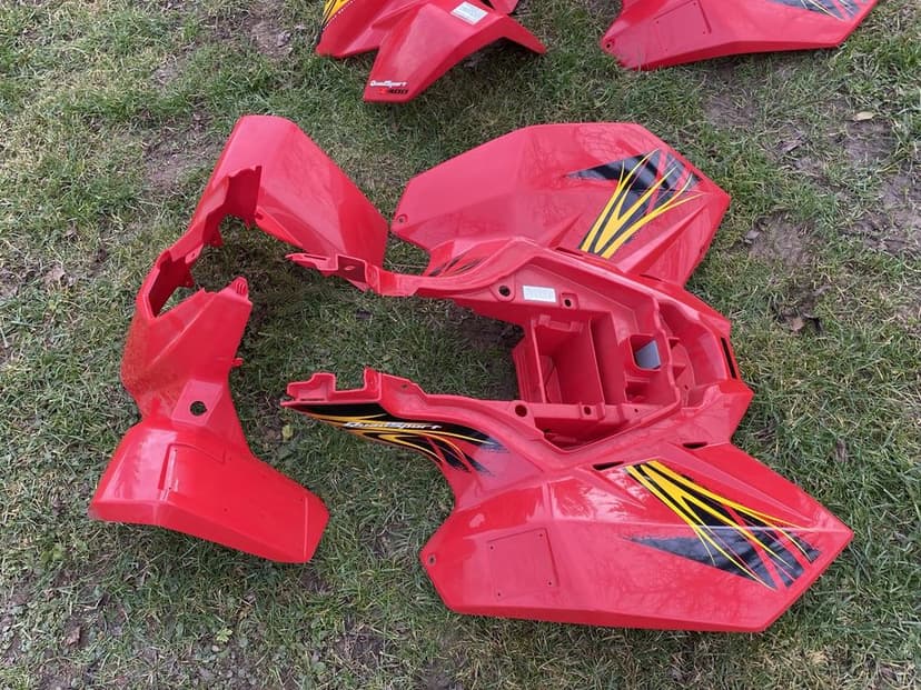 Plastiki owiewki nadkola Suzuki ltz 400 K9 wtrysk