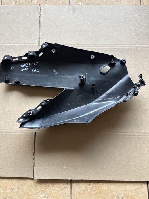 Prawy boczek Kawasaki Ninja 125