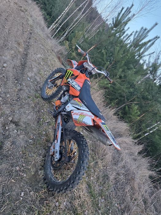 -- KTM SX-F 250 --