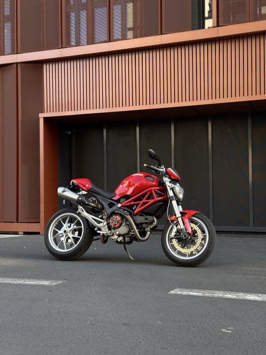Ducati Monster 1100 z wydechem Termignoni, po strojeniu