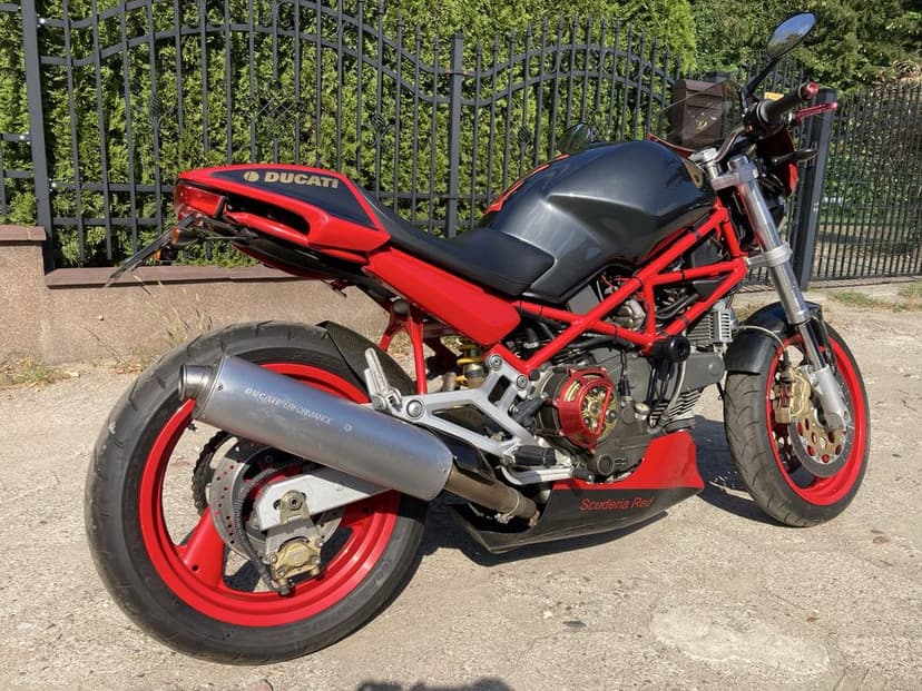 Ducati Monster 900