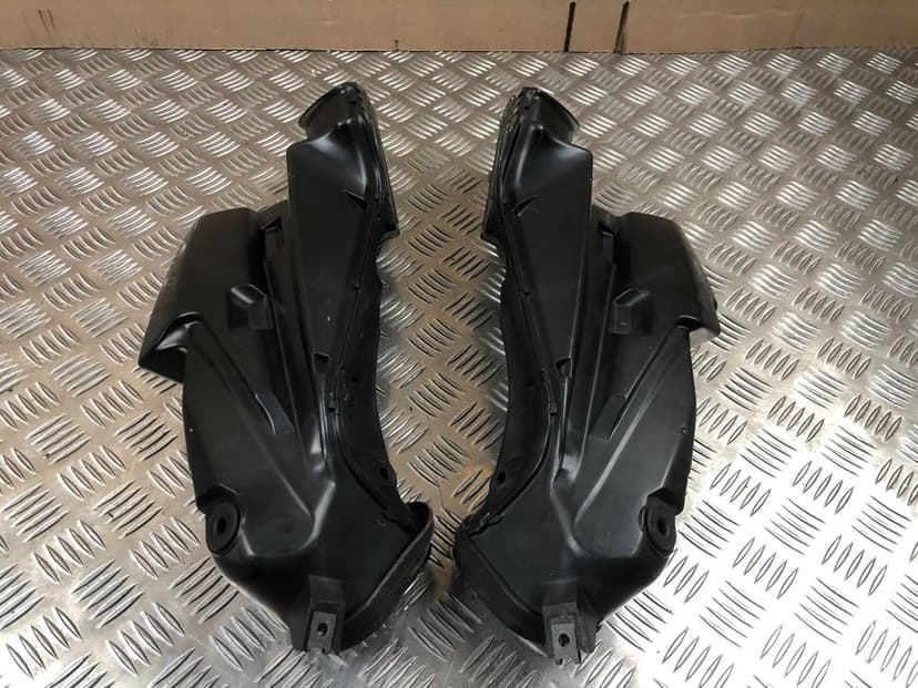 Suzuki GSX-R 600 700 K6 K7 Wloty Przód Tunele Wlot Prawy Lewy Kratki