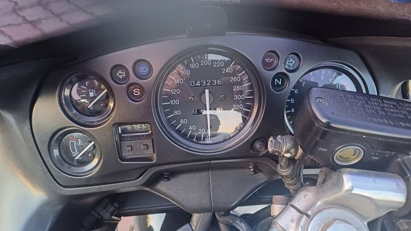 Sprzedam Cbr1100xx Sprzedany